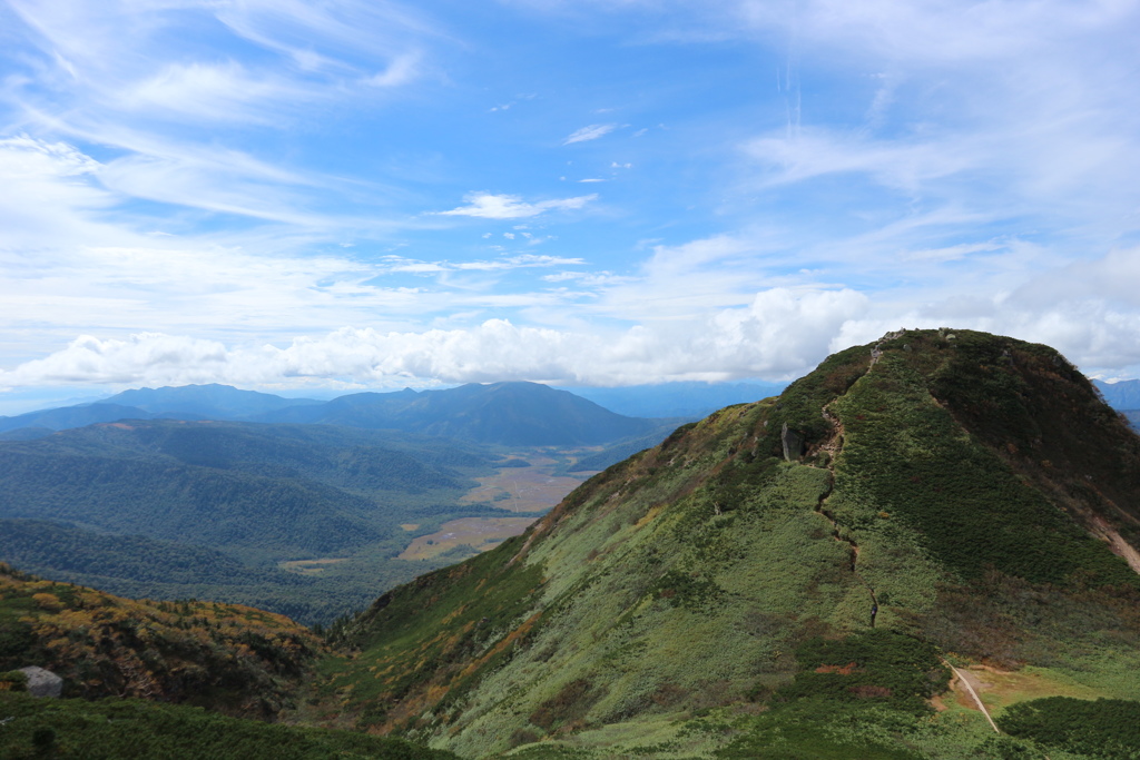 尾瀬ヶ原,その先に至仏山