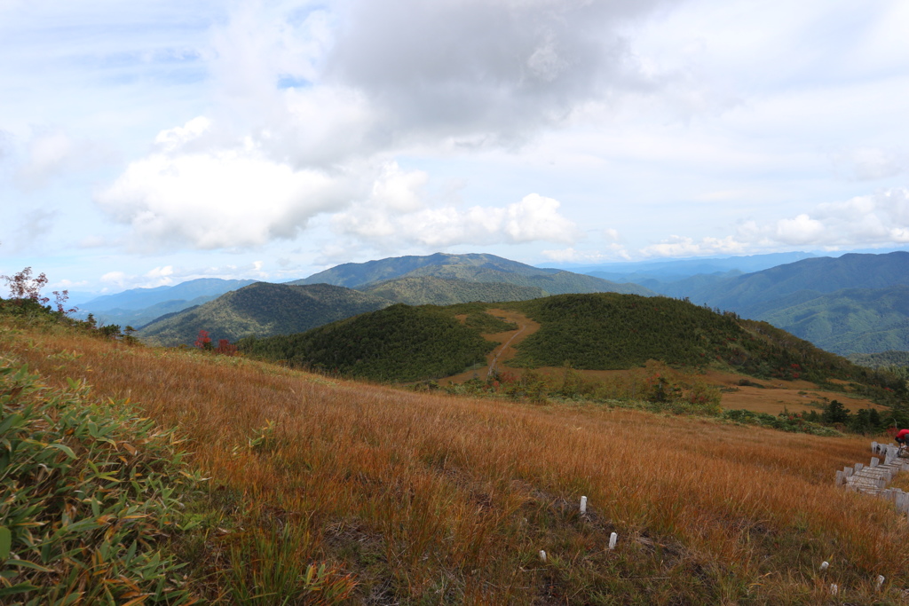 会津駒ヶ岳を望む