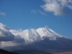 富士山にわきたつ雲