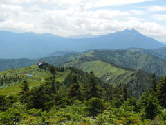 遠く燧ヶ岳が見えます