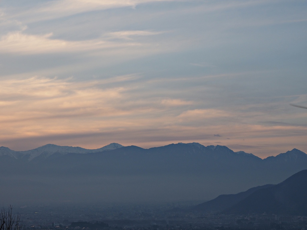 中央高速釈迦堂PAから南アルプス夕景
