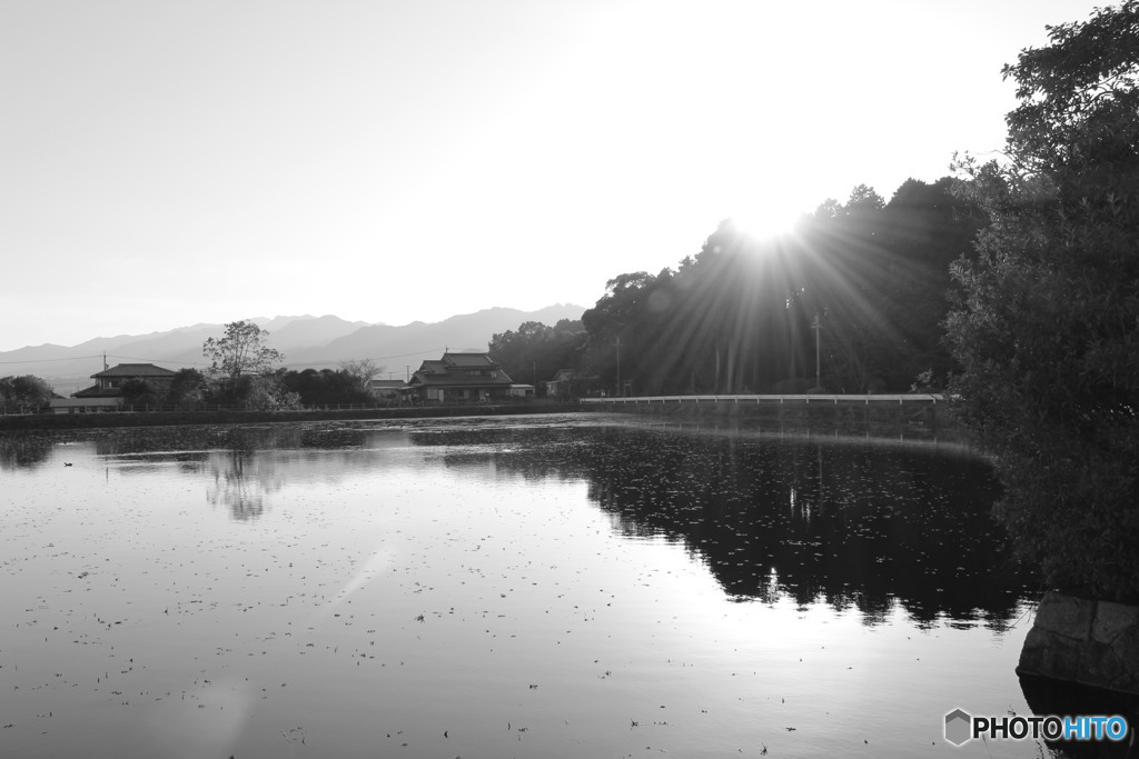 池と夕日②