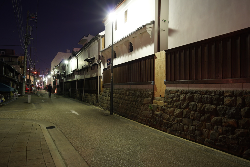 土蔵のある通り道