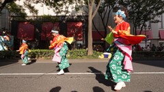 無心に踊る