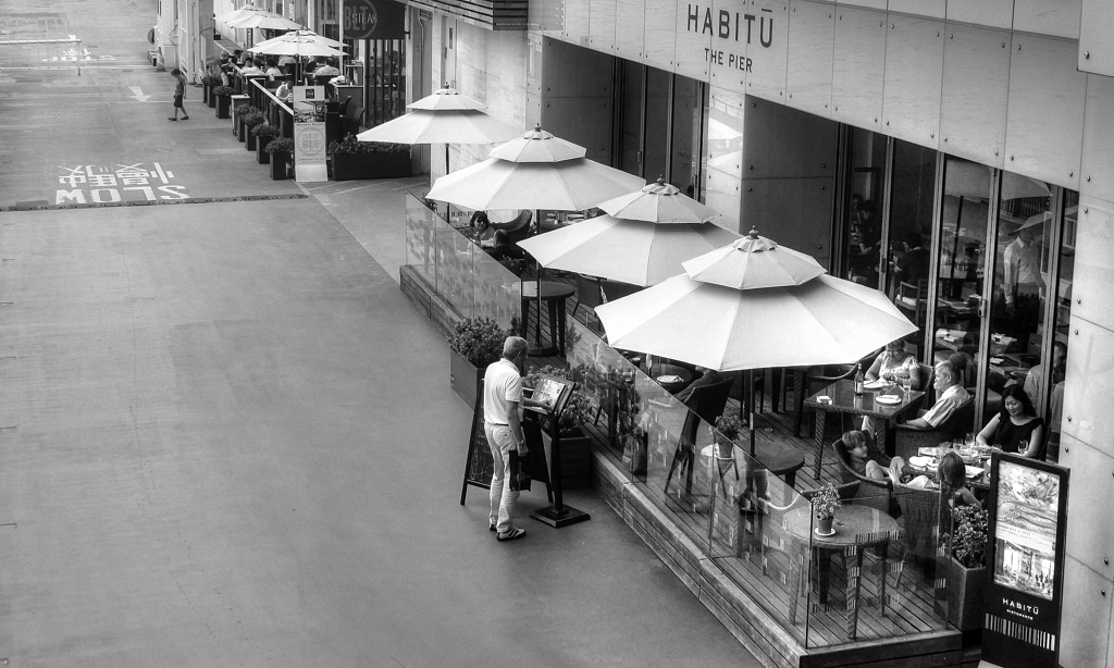 波止場のレストラン　香港