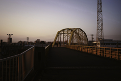 夕暮れの橋