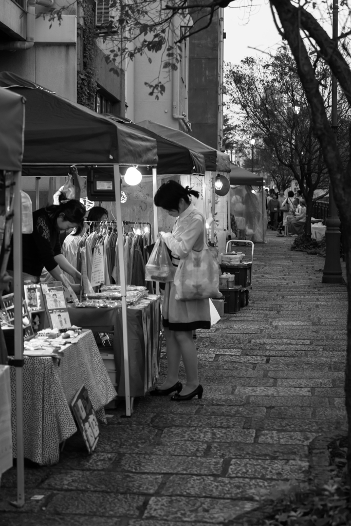 露店で