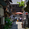 昼下がりの路地