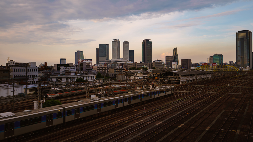 電車のある風景