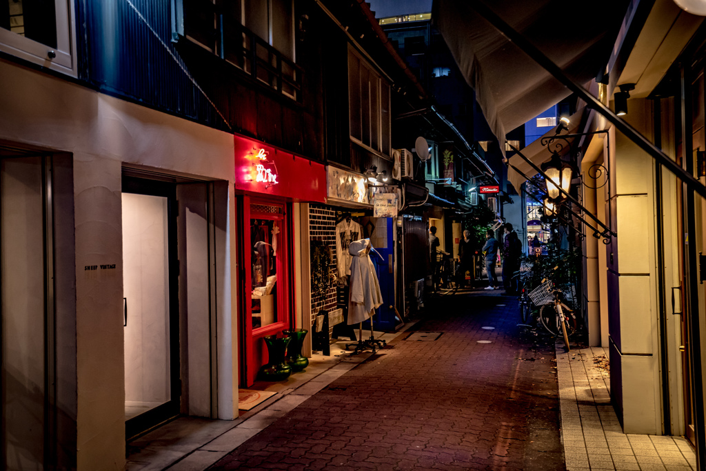 夜の路地