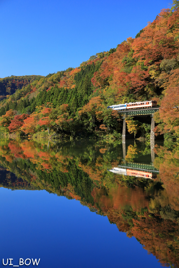 秋の鏡像