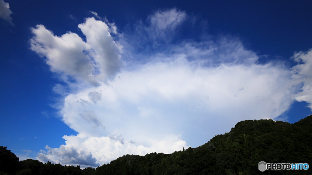 雷雲がやって来る