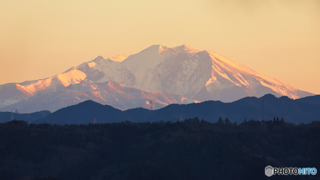朝陽に染まる御嶽山