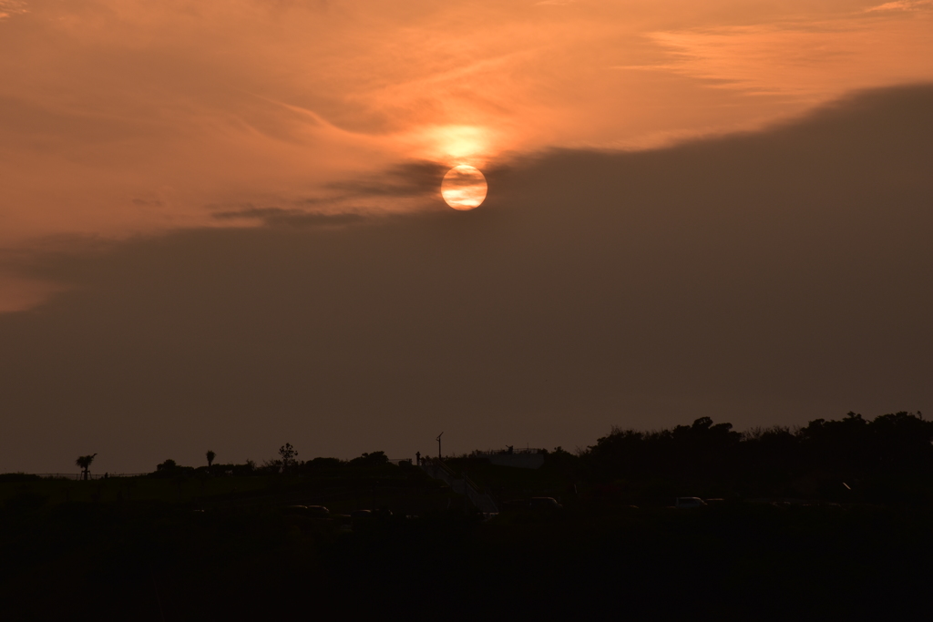 丸い夕日