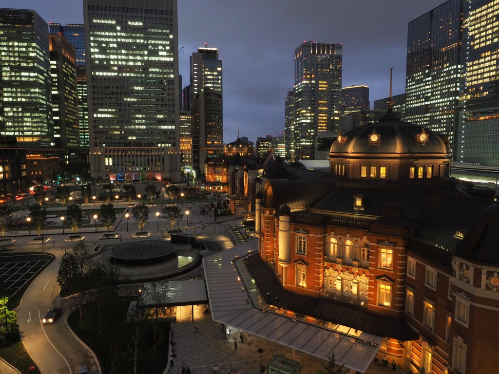 夕暮れの東京駅