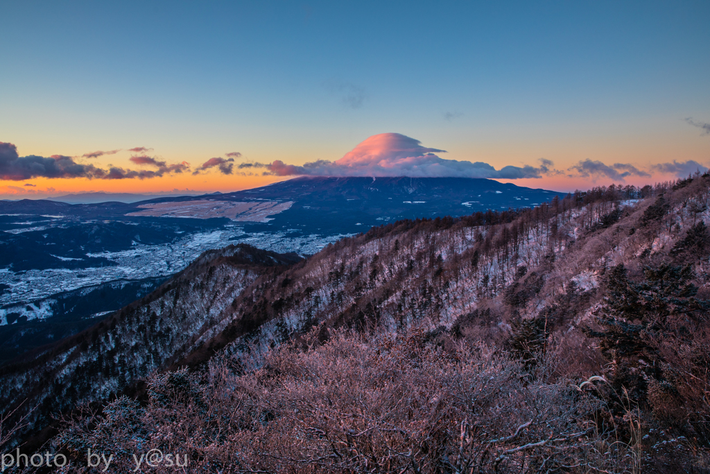 三つ峠山からの朝景