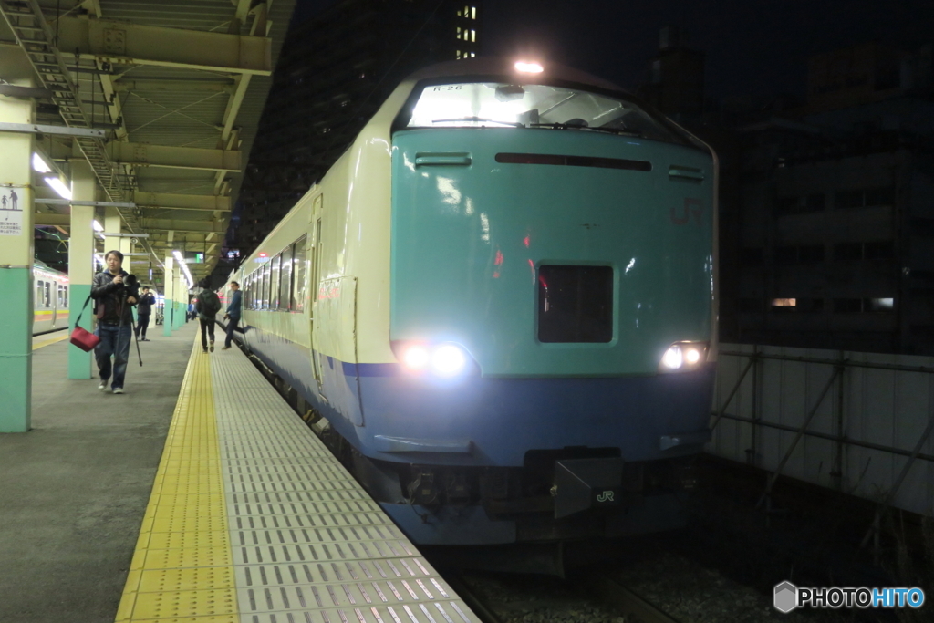 新潟駅 快速糸魚川行き R26編成