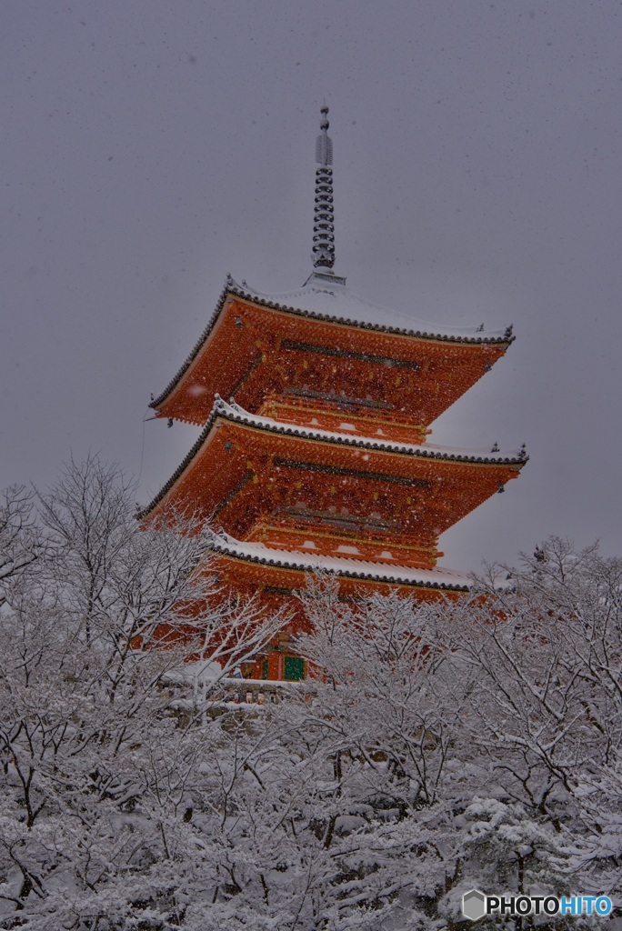清水寺 三重塔・雪景