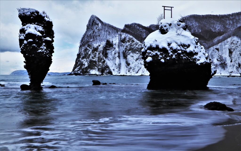 冬のエビス岩と大黒岩