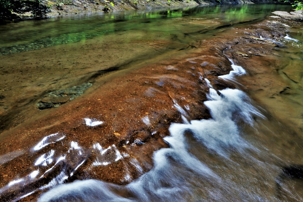 恵庭渓谷ラルマナイ川