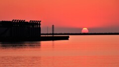 石狩新港の夕日