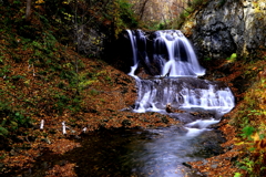 晩秋(平和の滝）