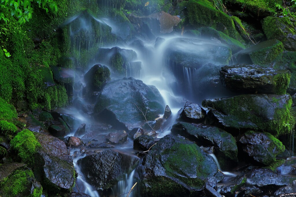 岩内町　鳴神の小滝