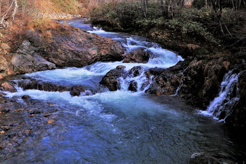 晩秋の川