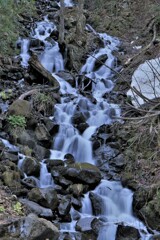 雪解けの小滝