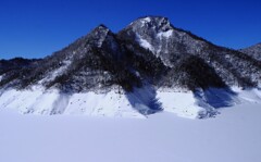 雪解けがまだ先の札幌湖Ⅰ