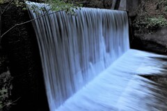 増水の砂防ダム