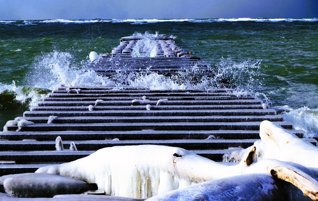 凍てつく桟橋