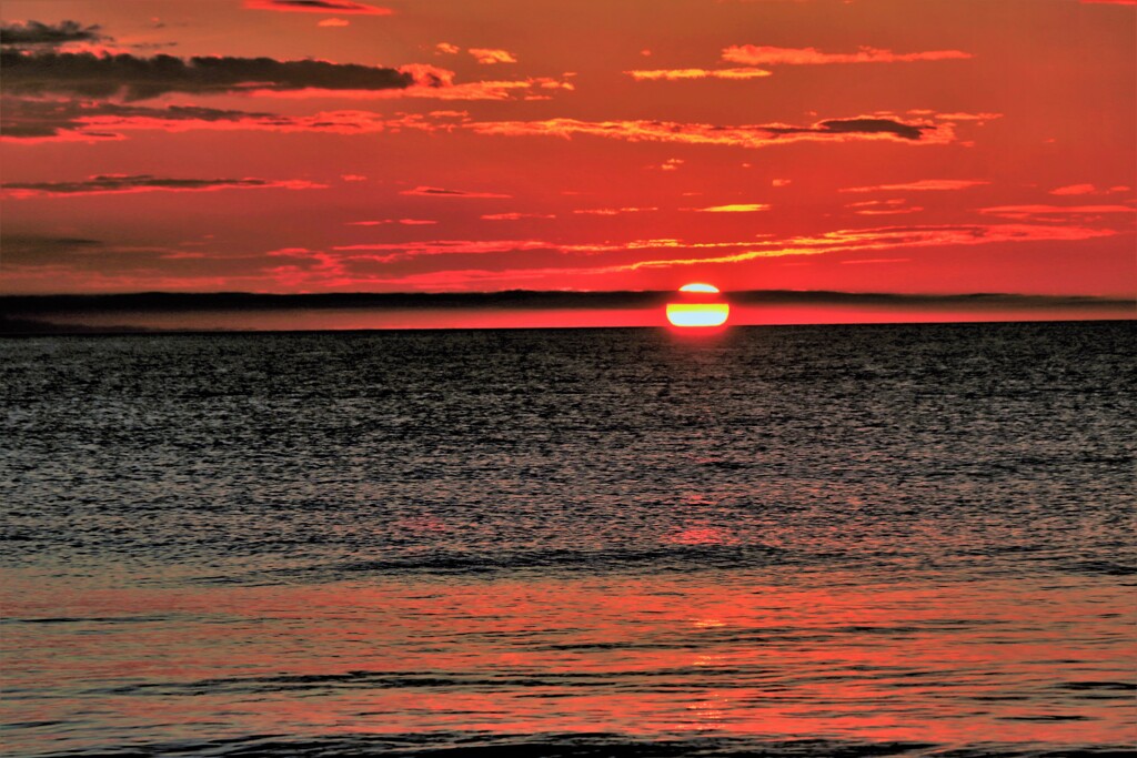 過ぎ去り日夏の夕陽