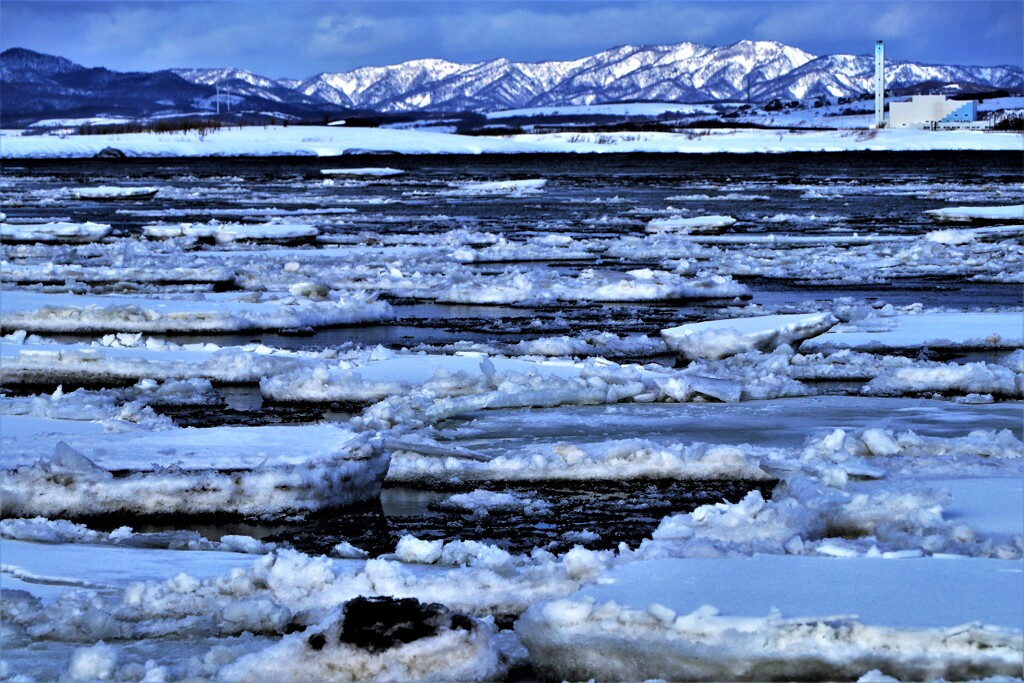 石狩川河口(春近し）