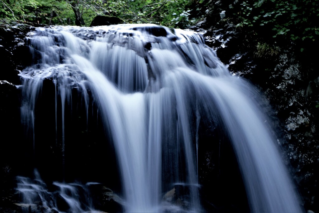 平和の滝