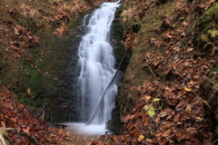 晩秋の小滝