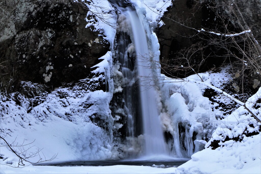 凍てつく星置の滝