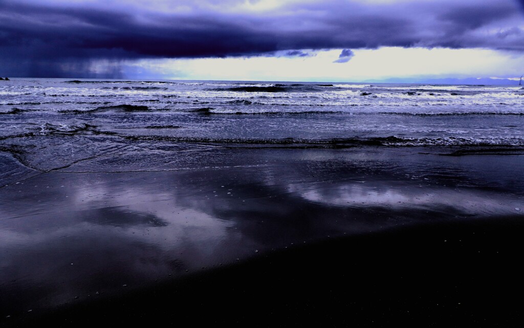 鉛雲の海