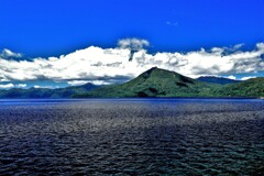 恵庭岳と支笏湖