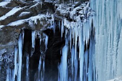凍てつくアシリベツの滝