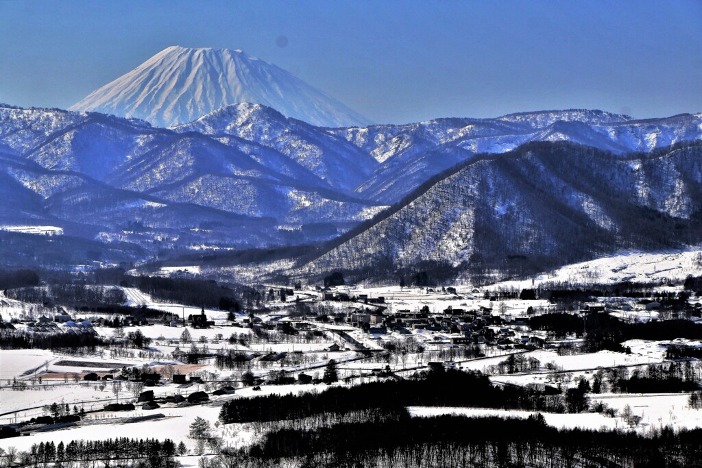 カルデラの里赤井川村（冷水展望台から）