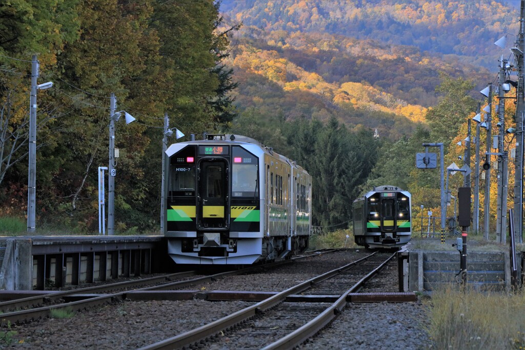秋の函館本線(銀山駅）