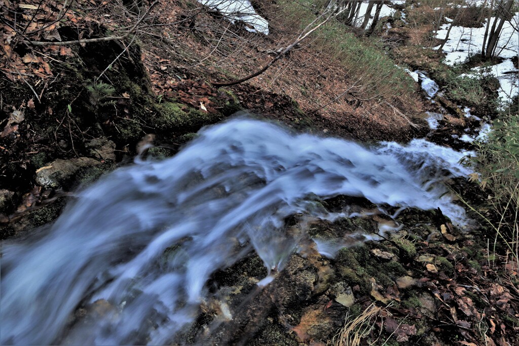 雪解け滝上流