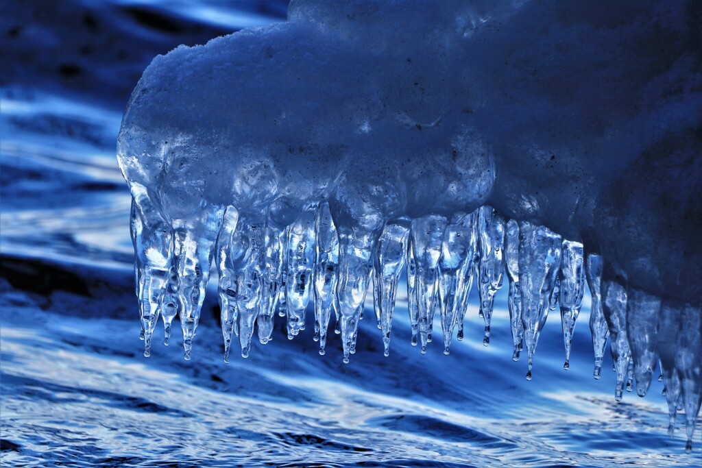 氷の世界Ⅳ(支笏湖湖畔）