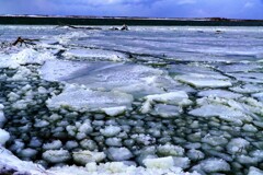 氷の世界（石狩川河口）