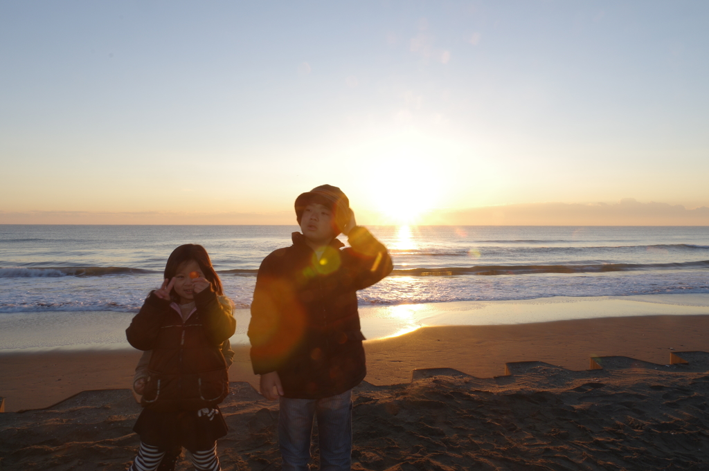 子どもと初日の出  九十九里浜