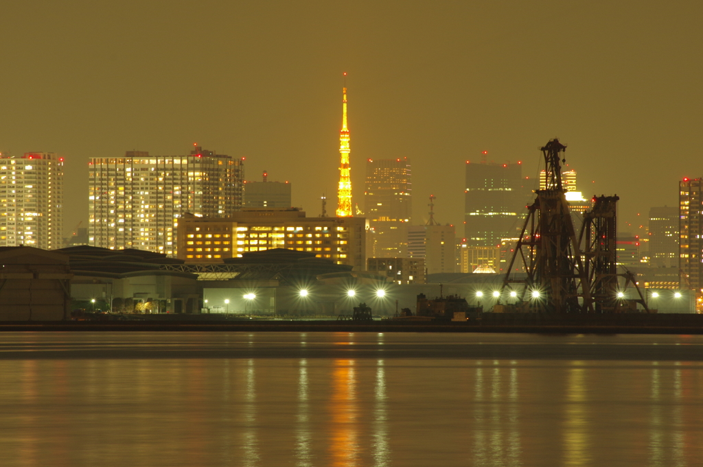 ゲートブリッジ下からの東京タワー