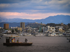 「三津の渡し」と「松山城」