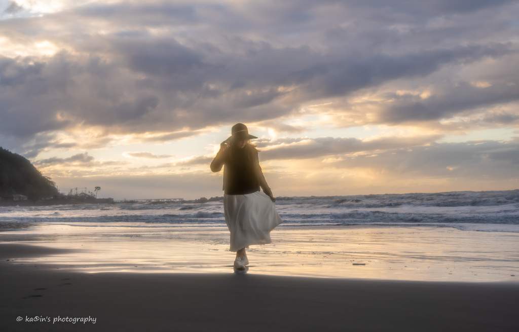 Winter comes to the sea.