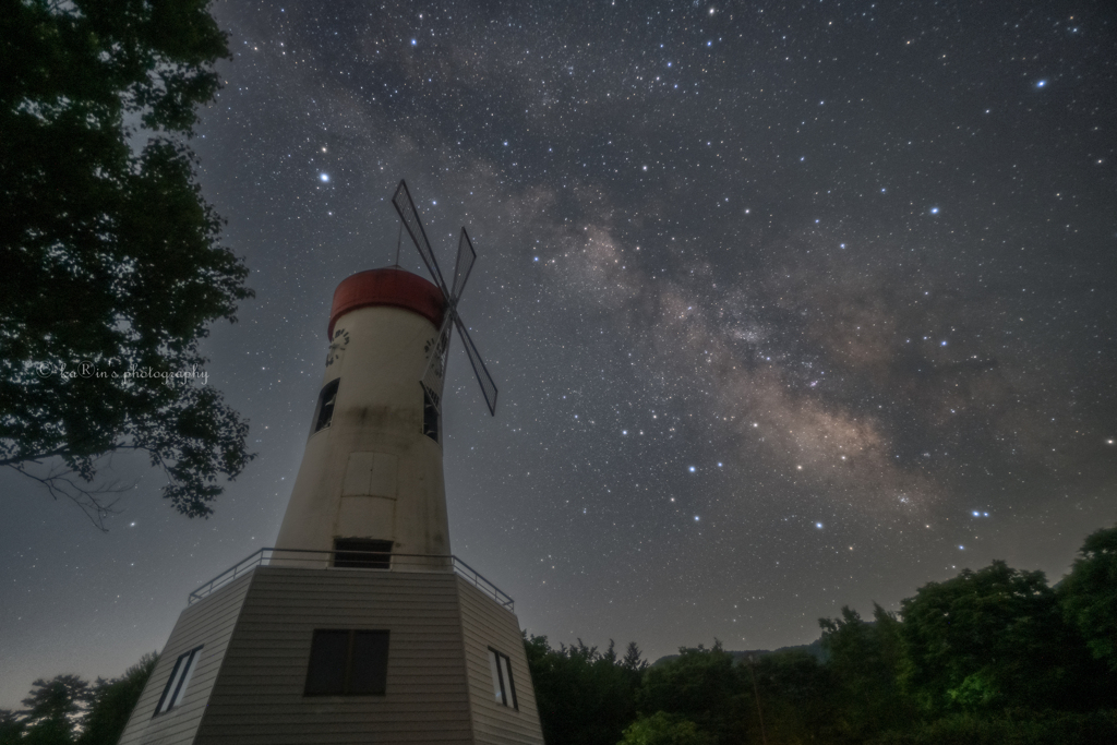 時計台と…降る星の夜に.